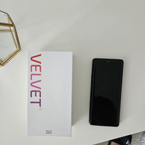 (SOLD) LG Velvet - Picture 3 of 5